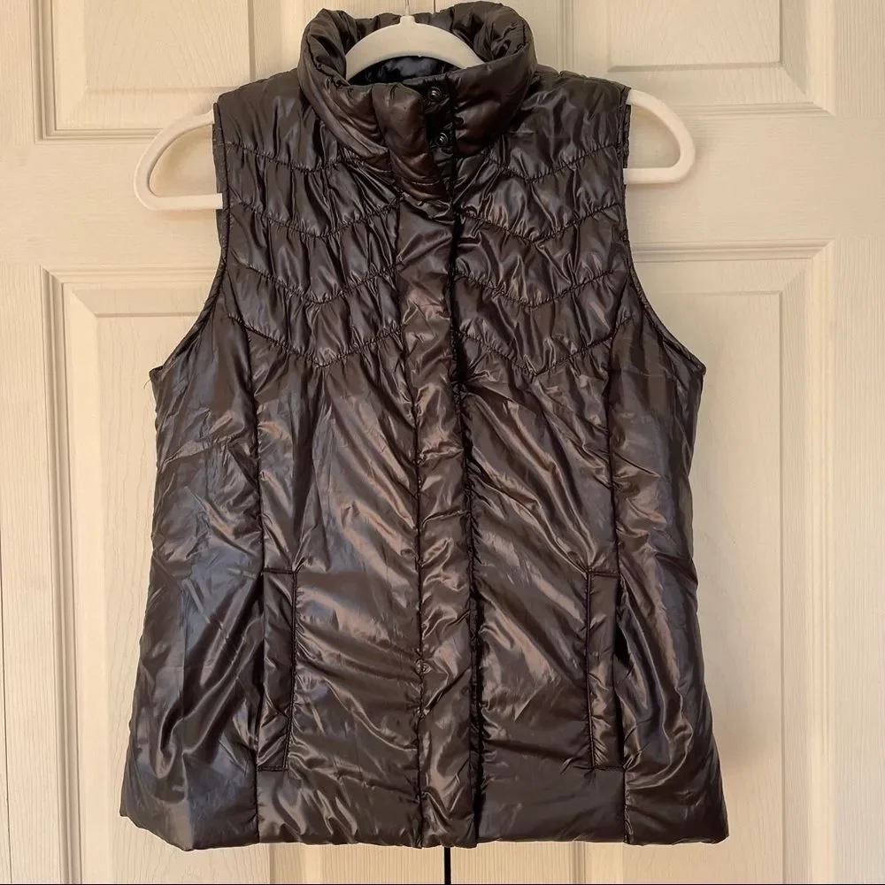 IZOD black puff vest, size S